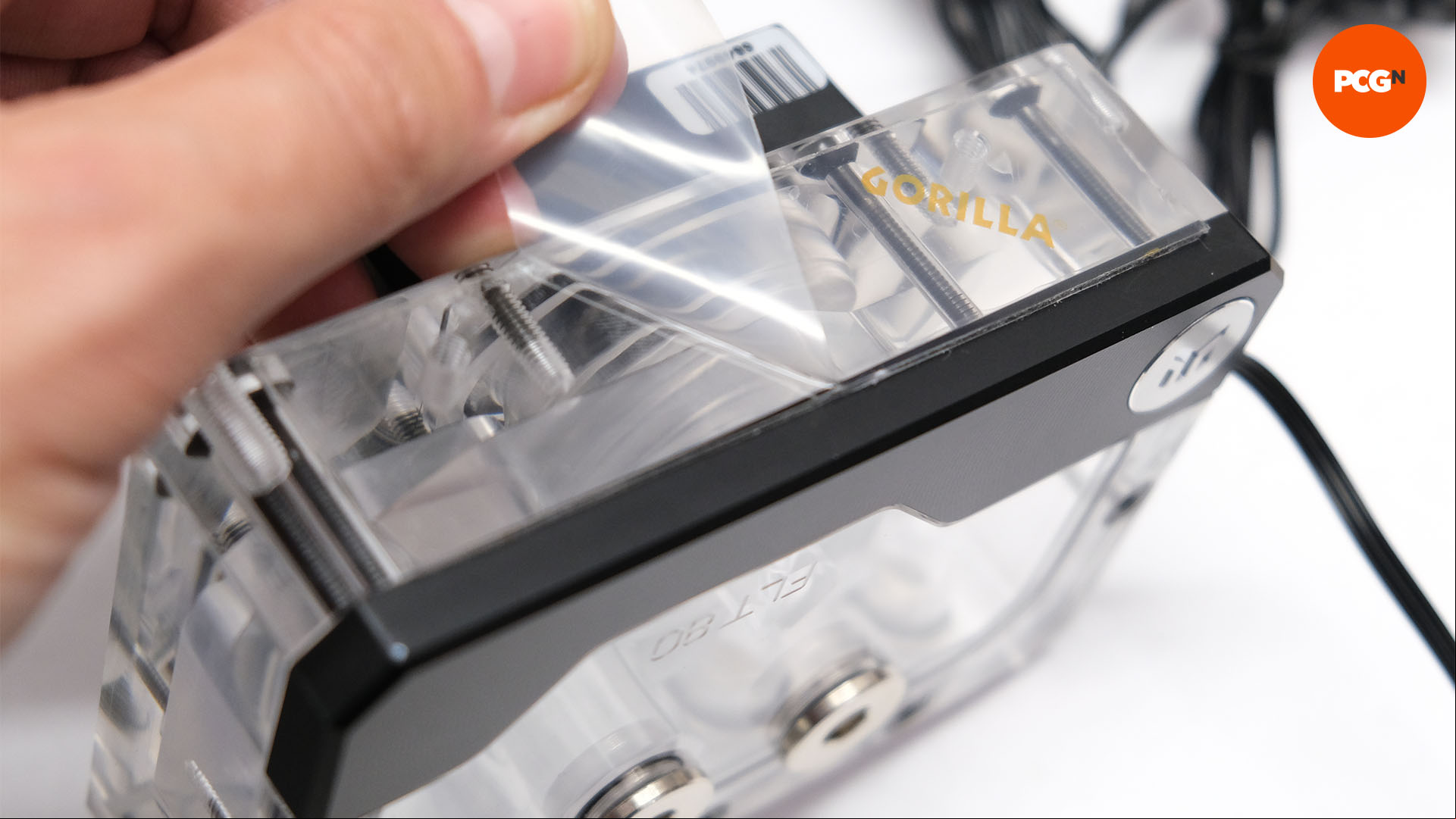 How to mount a reservoir: Apply Gorilla mounting tape