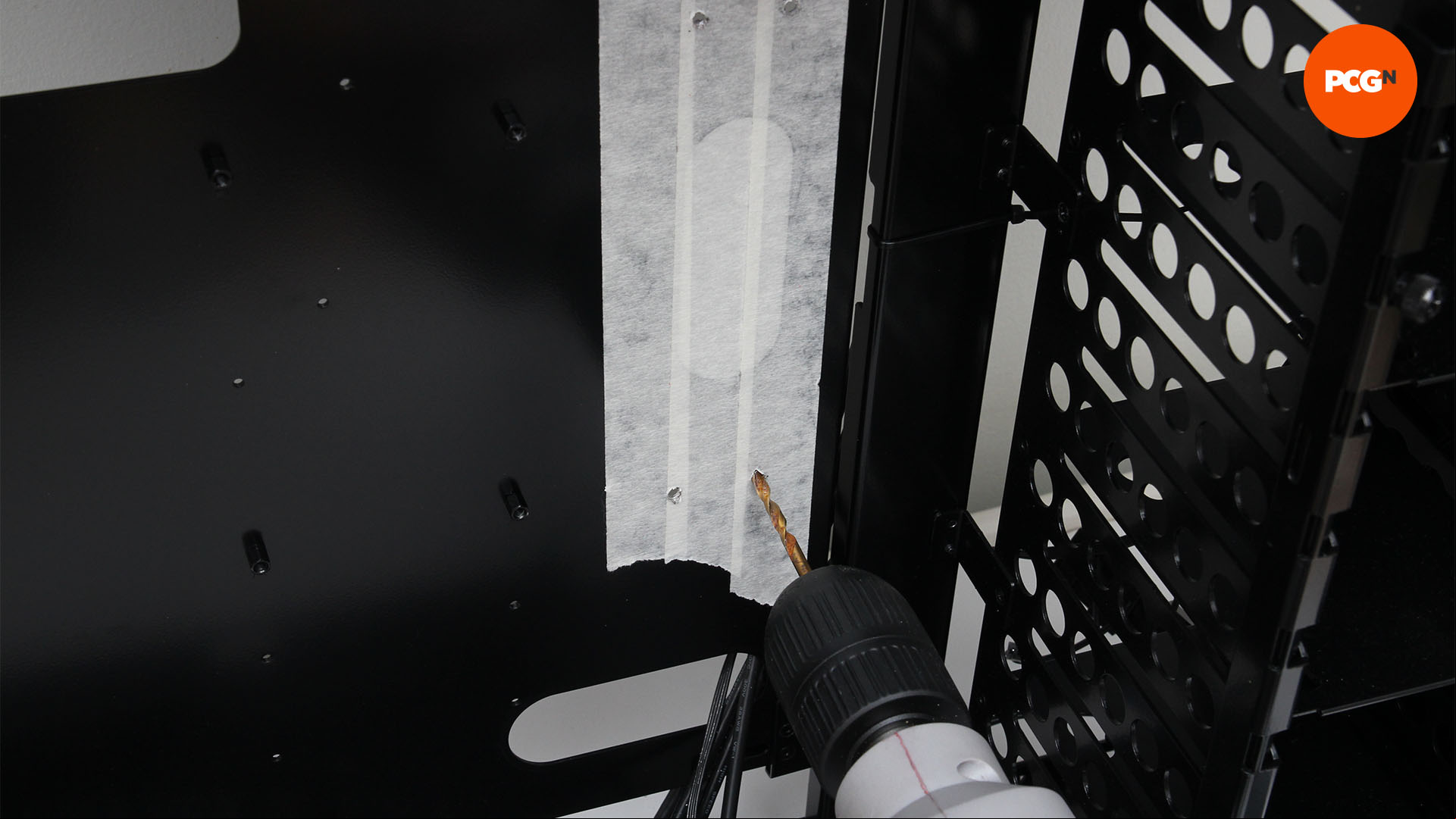 How to mount a reservoir: Drill holes